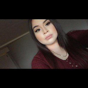 Meet your Posher, Daniela